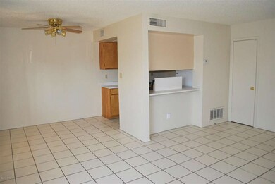 4526 Riverside LR&DR