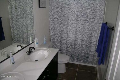 3rd bath w double sinks