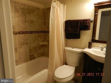 917 Larchmont Ave, Capitol Heights, MD 20743 - photo 4