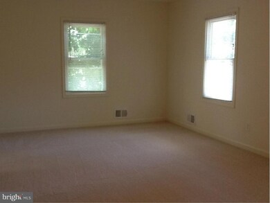 5314 Cumberland St, Capitol Heights, MD 20743 - photo 3