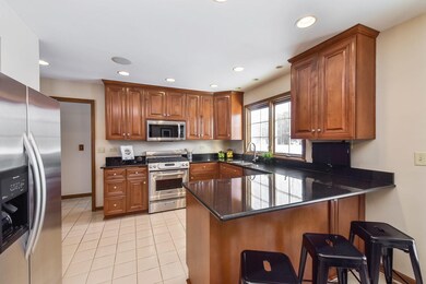 1072 Kristin Ct, Batavia, IL 60510 - photo 5