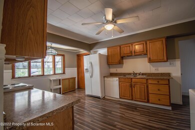 149 Walnut St, Dunmore, PA 18512 - photo 2