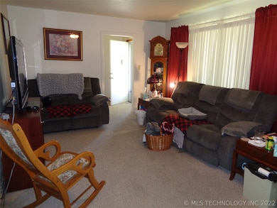 102 S 2nd St, Eufaula, OK 74432 - photo 2