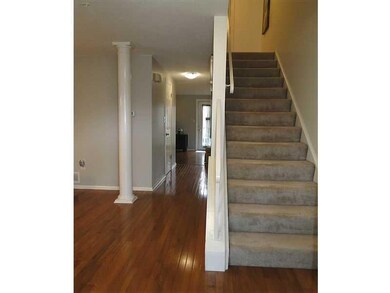 Entry/Foyer.
