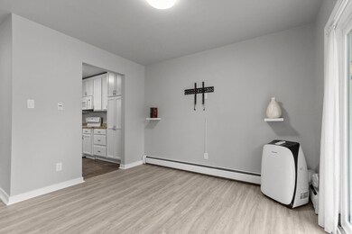 10 Green Bay Ct unit 105, Appleton, WI 54911 - photo 7