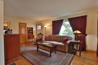 Living room 3