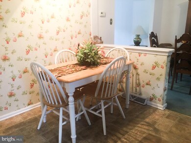 621 Lippincott Ave, Riverton, NJ 08077 - photo 4