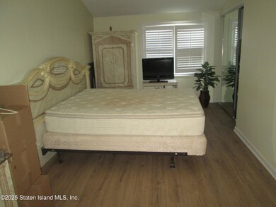 355 Ilyssa Way, Staten Island, NY 10312 - photo 5