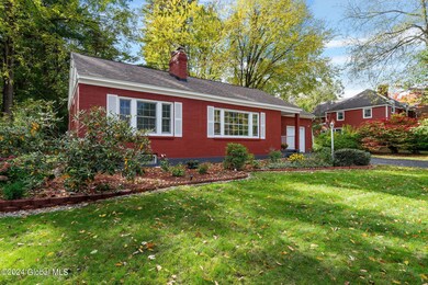 2976 Hillcrest Rd, Schenectady, NY 12309 - photo 3