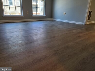 11314 Westbrook Mill Ln unit 201, Fairfax, VA 22030 - photo 6