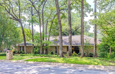 1406 Shady Creek Dr, Euless, TX 76040 - photo 2