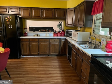 214 Collier St, Hogansville, GA 30230 - photo 4