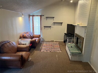 811 E Tulsa Ave, Sulphur, OK 73086 - photo 3