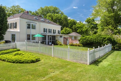 441 Round Hill Rd, Greenwich, CT 06831 - photo 5