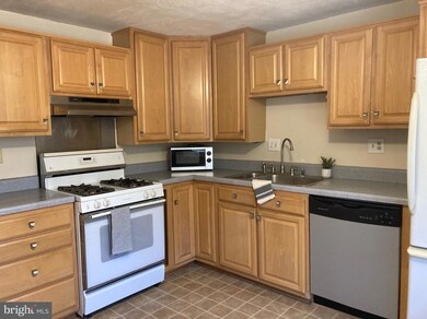 723 Barkley Dr, Fredericksburg, VA 22407 - photo 7