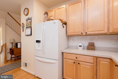 2568 Running Wolf Trail, Odenton, MD 21113 - photo 6