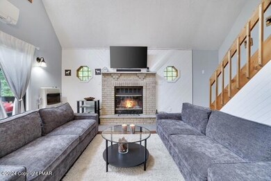 9867 Deerwood Dr, Tobyhanna, PA 18466 - photo 6