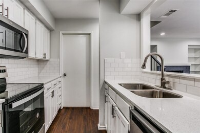 2805 Meadow Park Dr unit D, Bedford, TX 76021 - photo 4