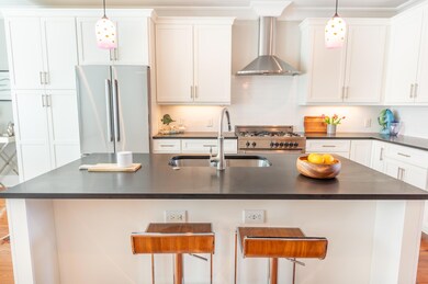 155 Wingo Way unit 426, Mount Pleasant, SC 29464 - photo 2