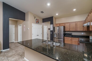 4) KITCHEN