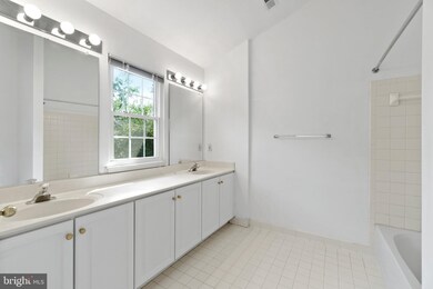 8859 Moat Crossing Place, Bristow, VA 20136 - photo 5