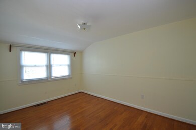 5128 Westland Blvd, Halethorpe, MD 21227 - photo 6