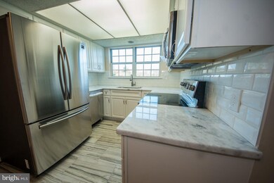 12100 Greenway Ct unit 201, Fairfax, VA 22033 - photo 3
