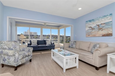 4390 Exeter Dr unit 305, Longboat Key, FL 34228 - photo 2