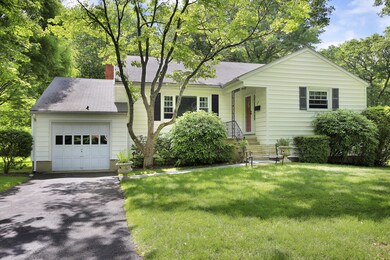 23 Midbrook Ln, Old Greenwich, CT 06870 - photo 2