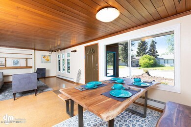 Dining Area 20190605-DW-45222-SMALL