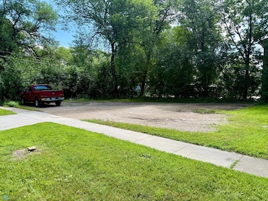 1261 10th St N, Fargo, ND 58102 - photo 3