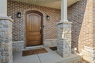 901 Ambercrombie Square Ct, O Fallon, IL 62269 - photo 2