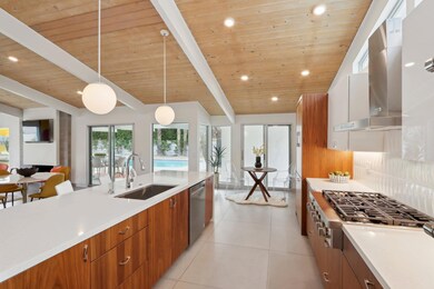 18-web-or-mls-N Rose Ave-018