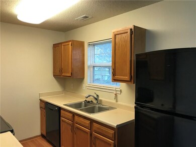 98 Meadow Creek Blvd E, Whiteland, IN 46184 - photo 6