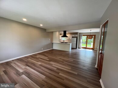 509 W Nettle Tree Rd, Sterling, VA 20164 - photo 6