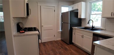 Yes NEW stainless steel appliances are included