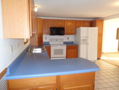 89 Rhode Island Ave, Millinocket, ME 04462 - photo 4