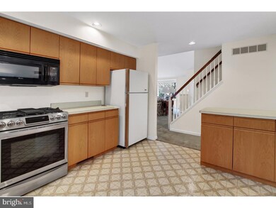 1904 Meadow Ln unit D, Reading, PA 19610 - photo 7