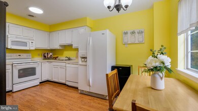 860 Patrick Place unit 60, Chalfont, PA 18914 - photo 5