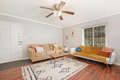 Bottom Unit - Living Room
