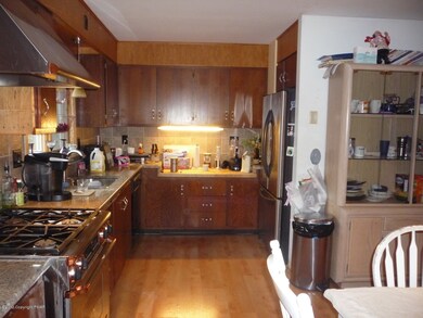 1608 Green Tree Cir, Effort, PA 18330 - photo 6