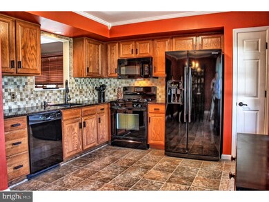 245 Bainbridge Cir, Reading, PA 19608 - photo 3