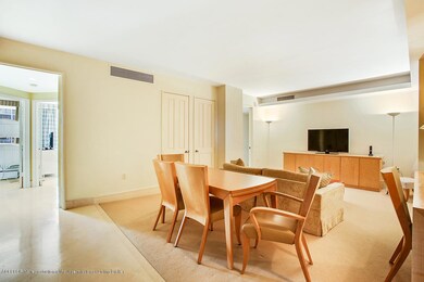 06 Dining Room