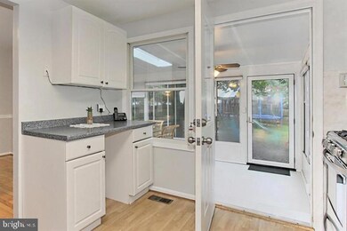 12635 Etruscan Dr, Herndon, VA 20171 - photo 7