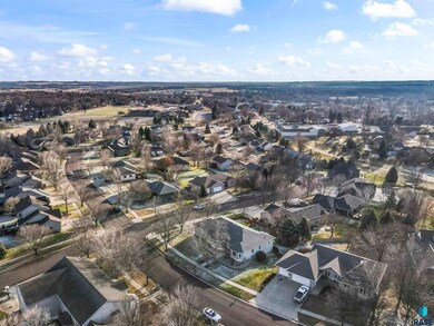 417 Meadowlark Cir, Brandon, SD 57005 - photo 6