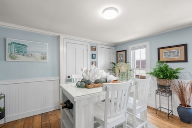 37 Circuit Ave unit 2, Oak Bluffs, MA 02557 - photo 4