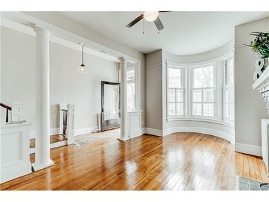 Living Room/Entryway:  Gleaming hard woods, expans