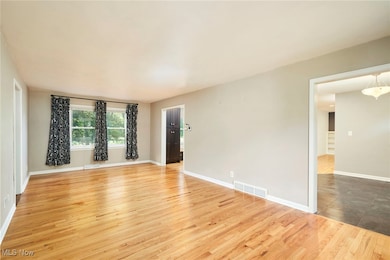 2280 N Short Hills Dr, Akron, OH 44333 - photo 6