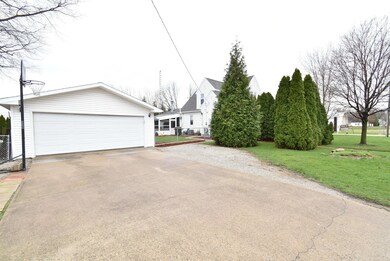 301 E North St, Boswell, IN 47921 - photo 4