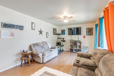 1421 Eastview Dr, Weatherford, TX 76086 - photo 5